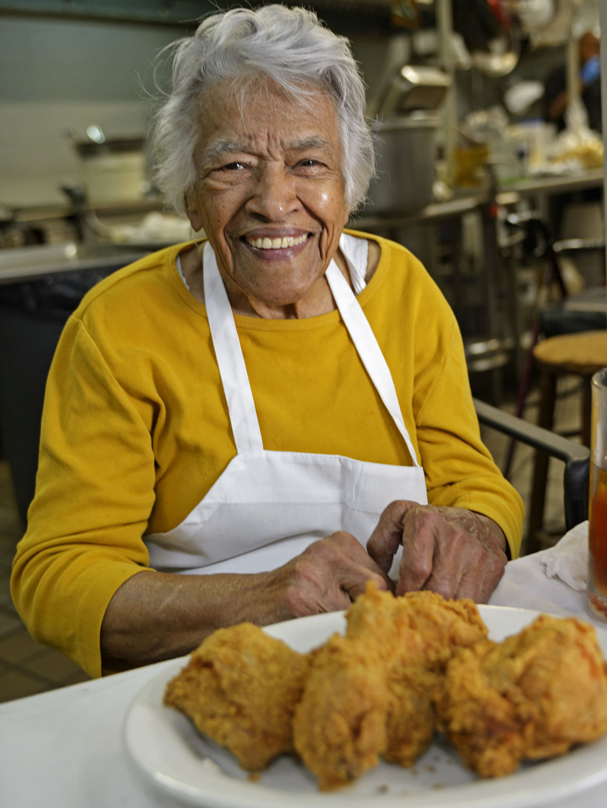 NO.leahchase.adv.0003.JPG